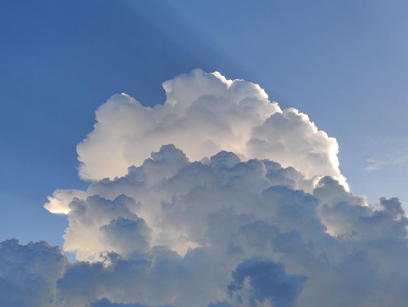 2024/07/07傍晚和老婆在员村附近的江边